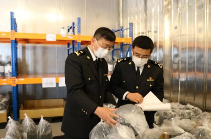 <a href='http://m.zdgcsg.com' title='危險(xiǎn)品運(yùn)輸' >危險(xiǎn)品運(yùn)輸</a>